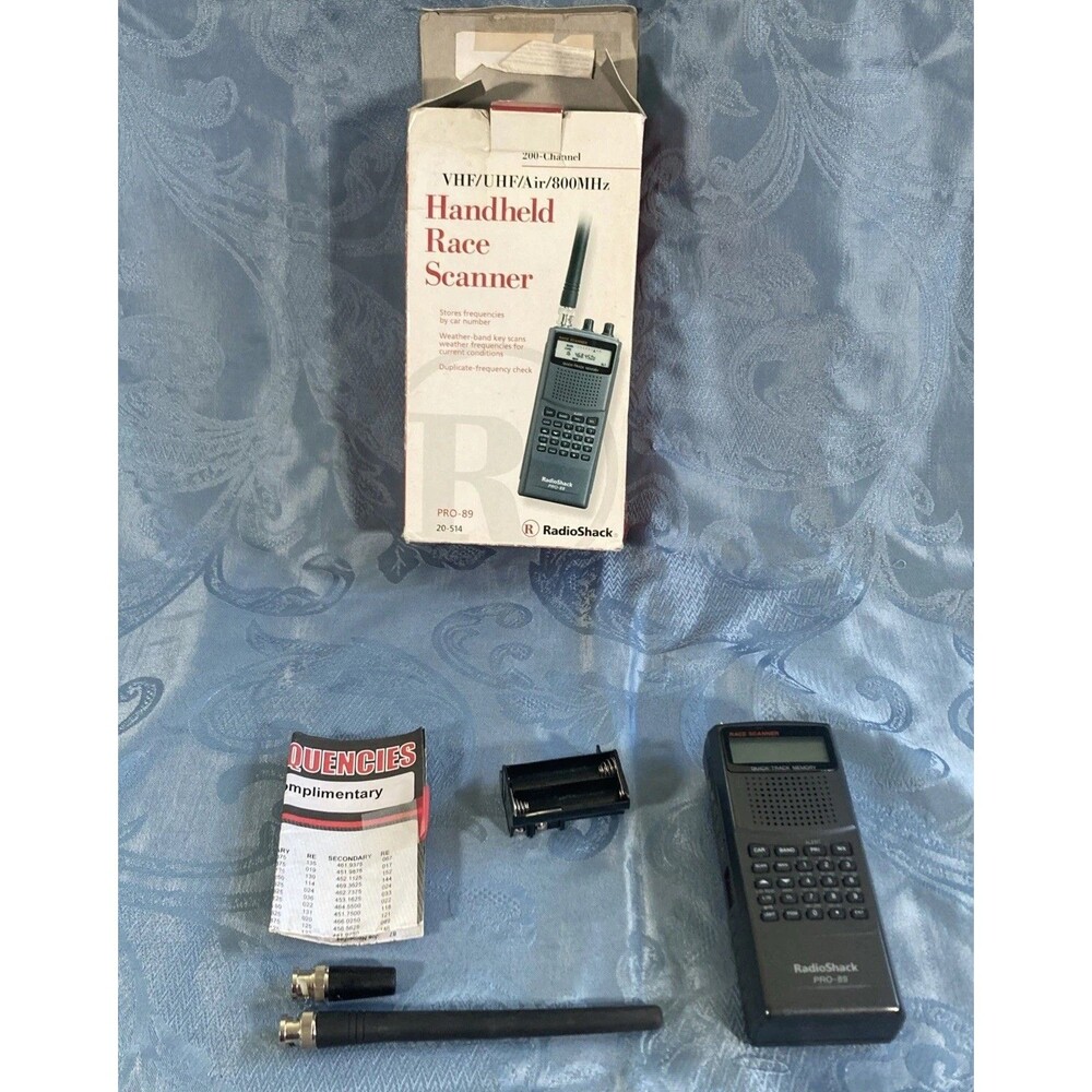 RadioShack PRO-89 200 Channel Vintage Handheld Race Scanner Model 20-514 WORKS